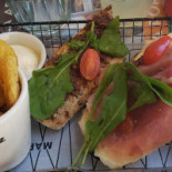 Café Martínez food