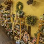 Martinelli Caffe E Pasticceria inside