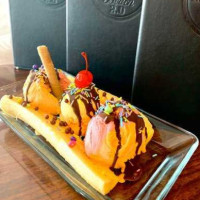 Manhattan Beach 2.0 inside