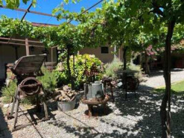 Almacén De La Capilla outside