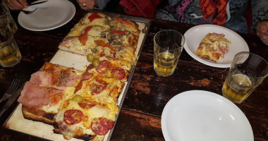 Burgers Tincho's food